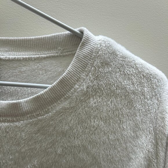 GAIAM Velour Sweater Top - Picture 2 of 6